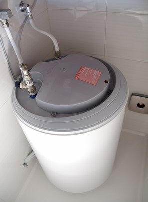 Hot water tanks
