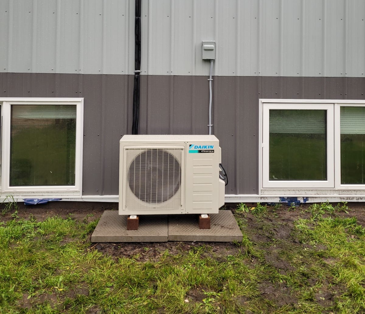 New air conditioning unit 45 year old home steinbach mb